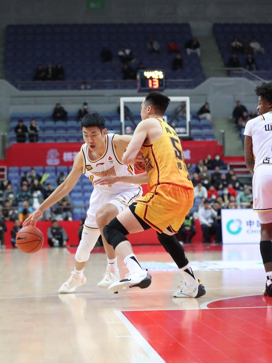 山西队力克江苏队,欧文点燃赛场 山西队力克江苏队,欧文点燃赛场