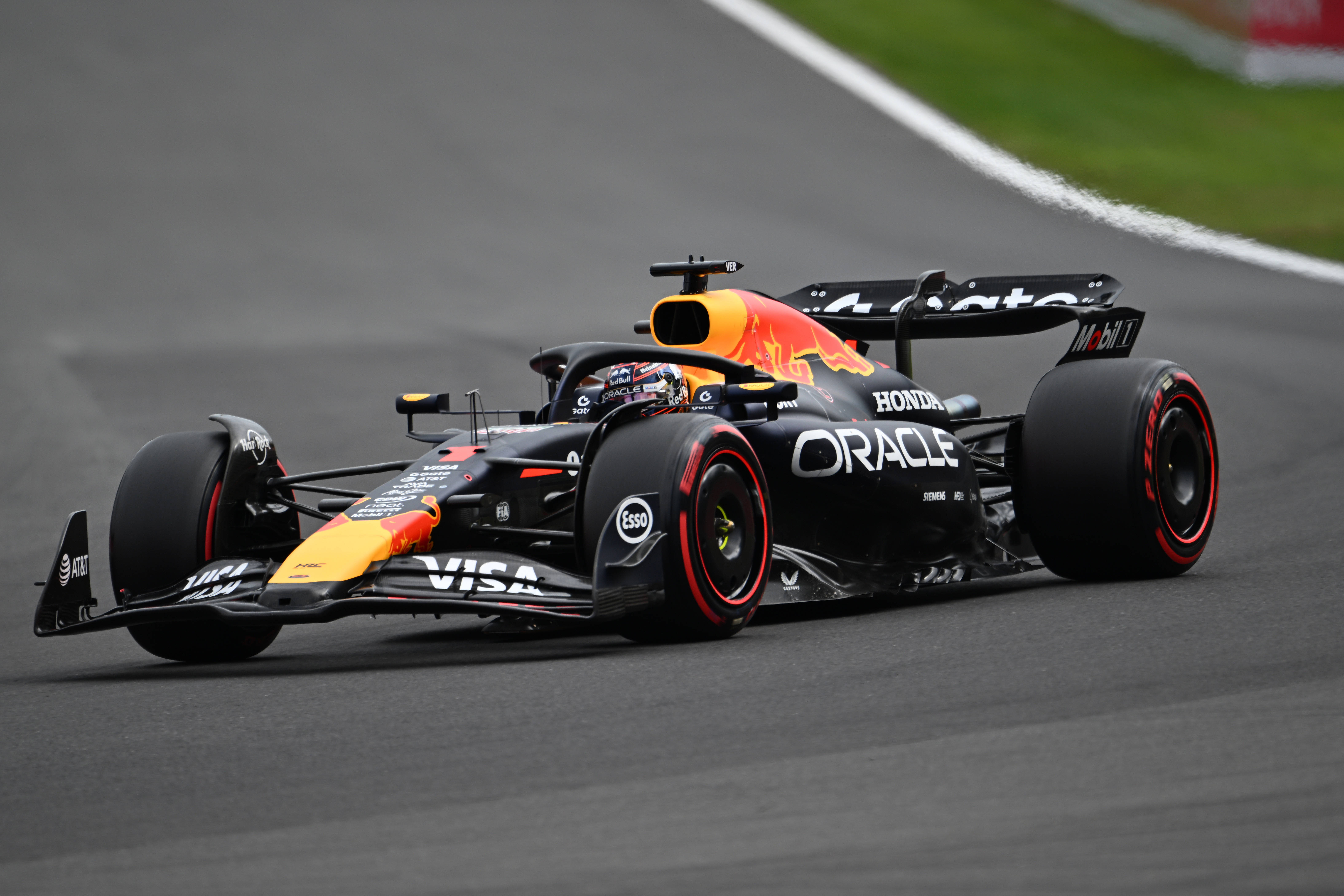 雷诺车队横扫红牛车队,勒克莱尔统治全场 雷诺车队横扫红牛车队,勒克莱尔统治全场