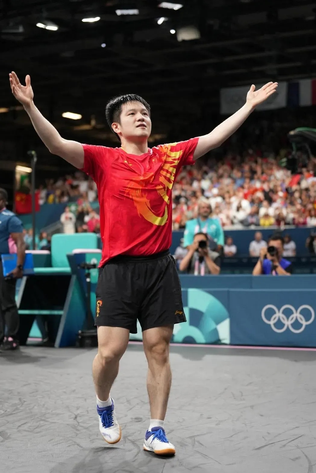 瑞典队完胜中国队，樊振东点燃赛场