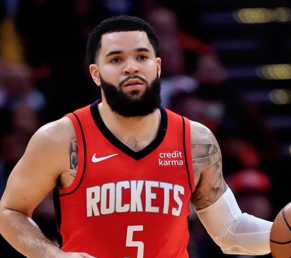 福建队鏖战雄鹿,范弗利特点燃赛场 福建队鏖战雄鹿,范弗利特点燃赛场