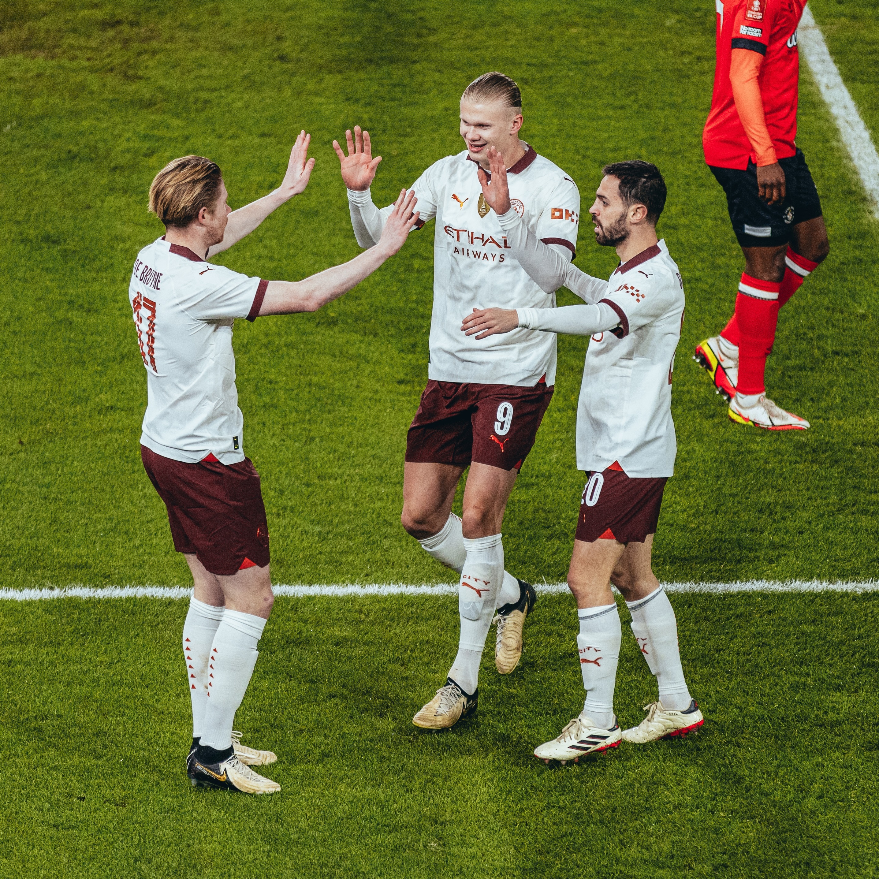 曼联鏖战AC米兰,哈兰德惊艳四座 曼联鏖战AC米兰,哈兰德惊艳四座