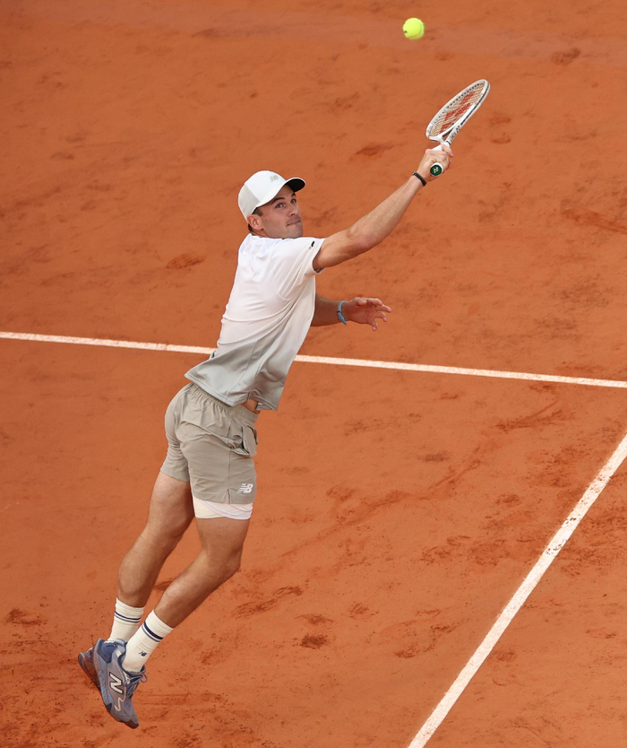 法国网球队绝杀西班牙网球队，阿尔卡拉斯打破历史纪录