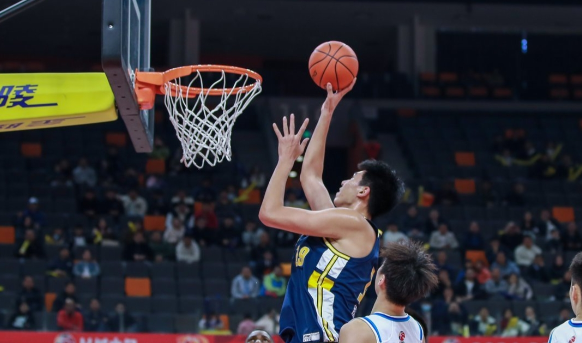 广东队横扫国王,易建联关键制胜 广东队横扫国王,易建联关键制胜