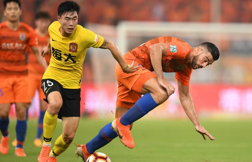 鲁能客场获胜,豪取三分稳固领先 鲁能客场获胜,豪取三分稳固领先