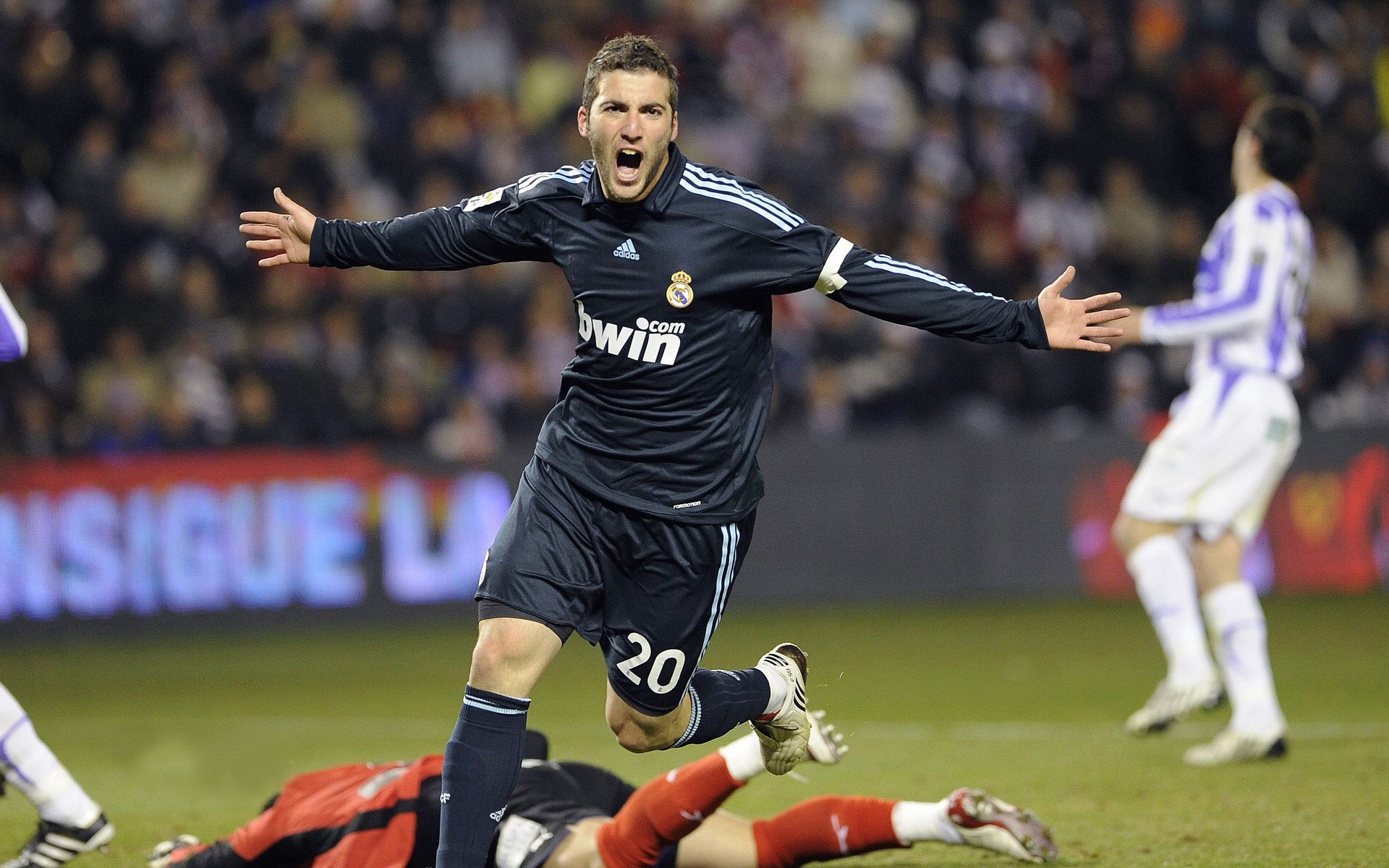 总决赛之夜,哈登的完美交响曲