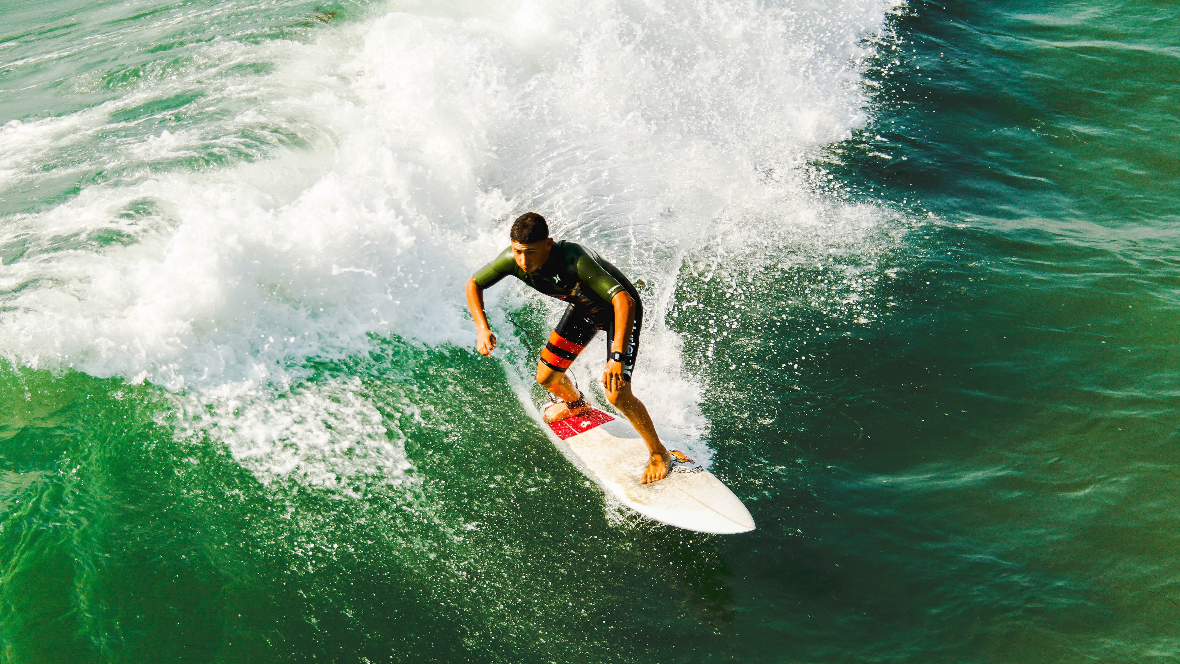 当足球成为平行世界的诗，伊拉克的绿茵幻梦与德里赫特的欧冠神迹