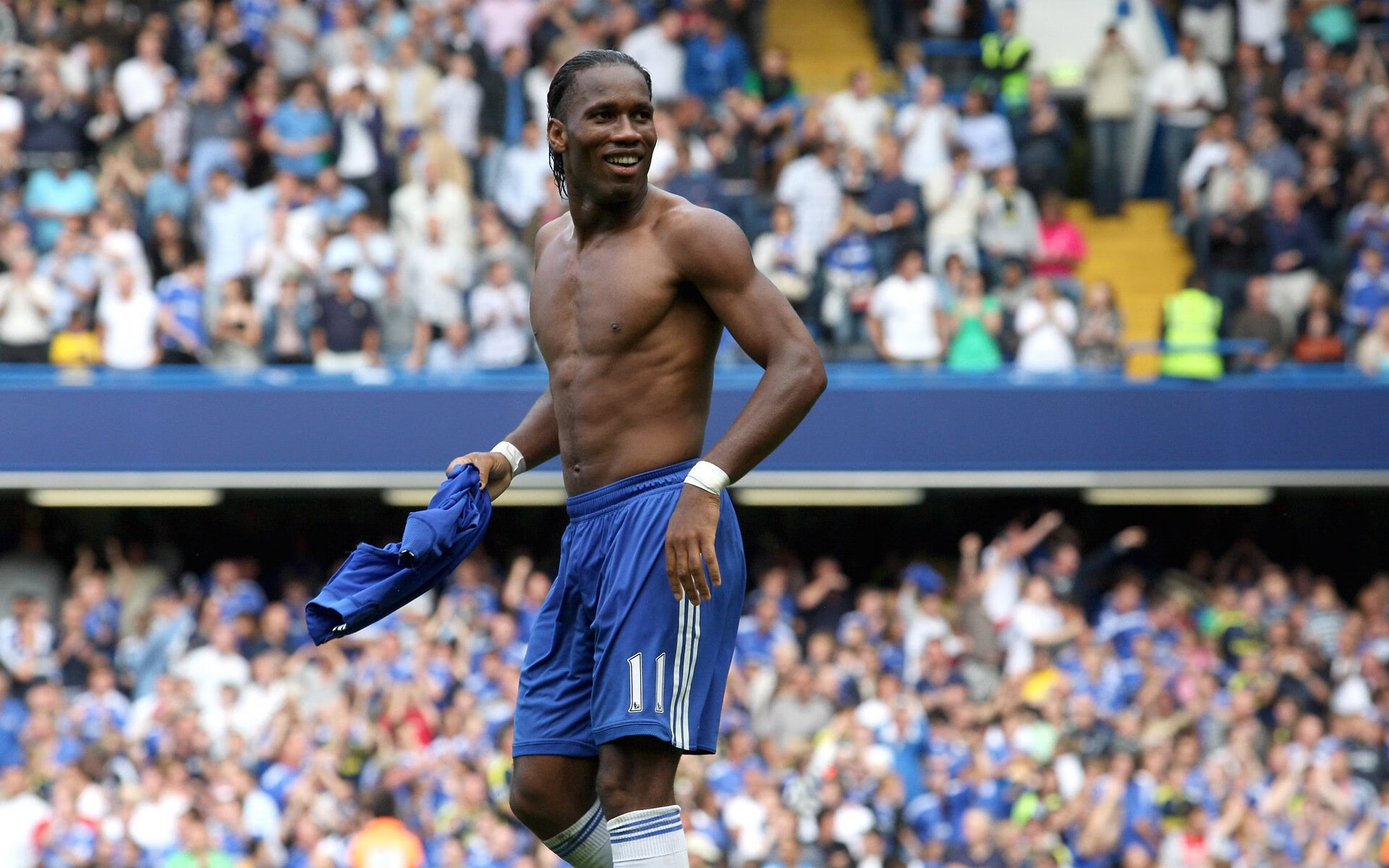 詹姆斯统治全场，太阳力克上海队，全场最佳无争议成唯一答案